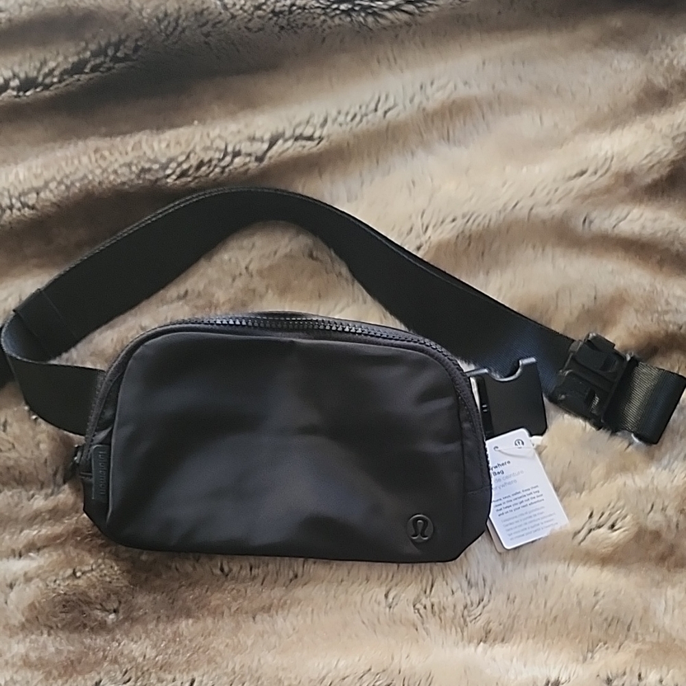 Lululemon Athletica Black Everywhere Belt Bag 1L